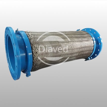 Tubo metálico flexível com flanges e fixação da malha sem solda.jpg